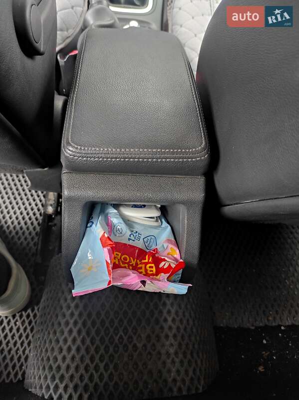 Хэтчбек Renault Megane 2010 в Запорожье фото 8 Хэтчбек Renault Megane 2010 в Запорожье