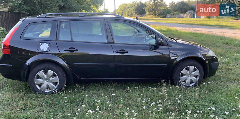 Универсал Renault Megane 2009 в Вишневом фото 3 Универсал Renault Megane 2009 в Вишневом