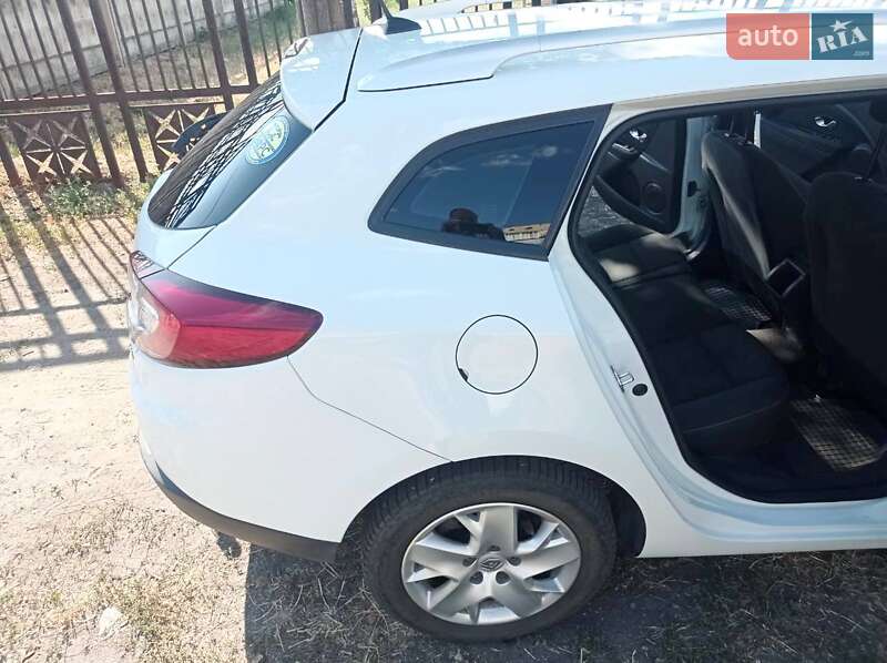 Универсал Renault Megane 2013 в Кривом Роге фото 6 Универсал Renault Megane 2013 в Кривом Роге