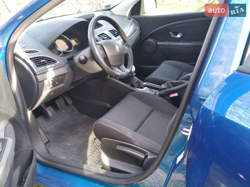 Хэтчбек Renault Megane 2011 в Черкассах фото 5 Хэтчбек Renault Megane 2011 в Черкассах