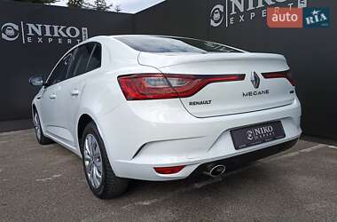 Седан Renault Megane 2018 в 