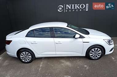 Седан Renault Megane 2018 в 