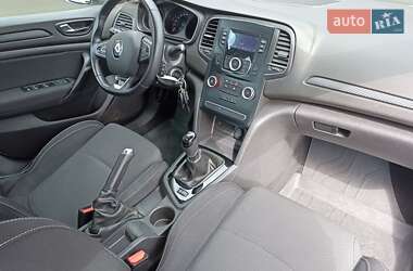 Седан Renault Megane 2018 в 