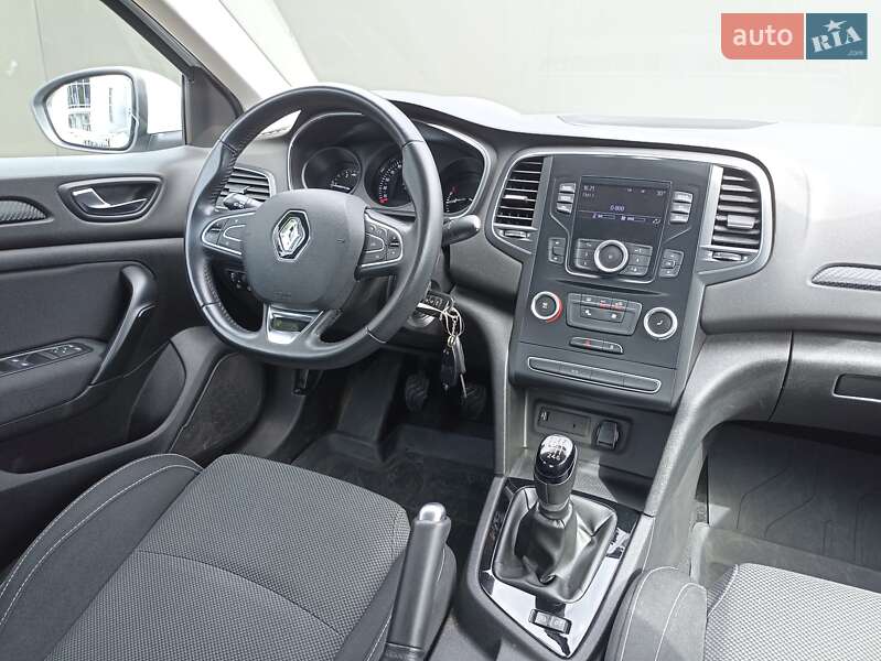 Седан Renault Megane 2018 в Львове фото 24 Седан Renault Megane 2018 в Львове