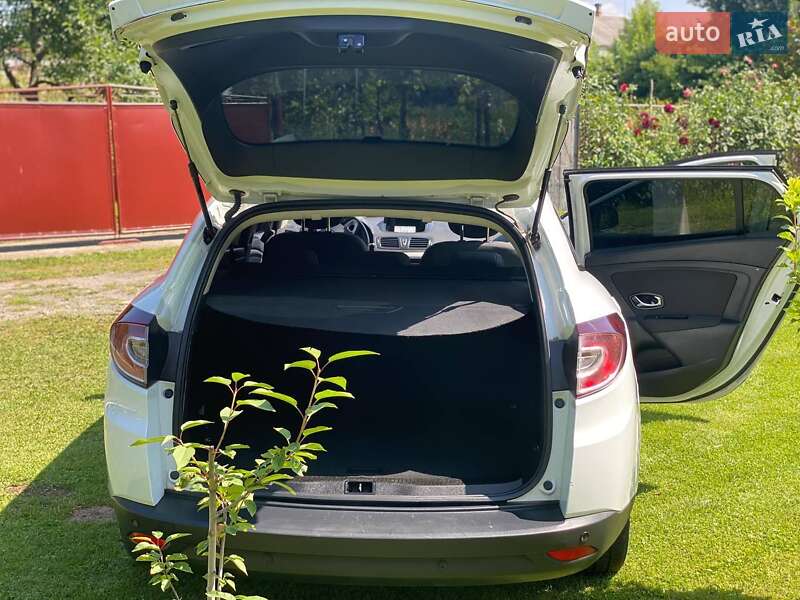 Універсал Renault Megane 2011 в Радивиліві фото 3 Універсал Renault Megane 2011 в Радивиліві