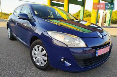 Хэтчбек Renault Megane 2010 в 
