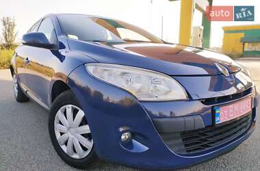 Хэтчбек Renault Megane 2010 в 
