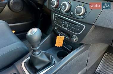 Хэтчбек Renault Megane 2010 в 