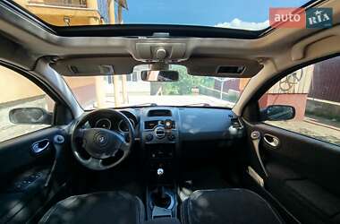Хэтчбек Renault Megane 2005 в 