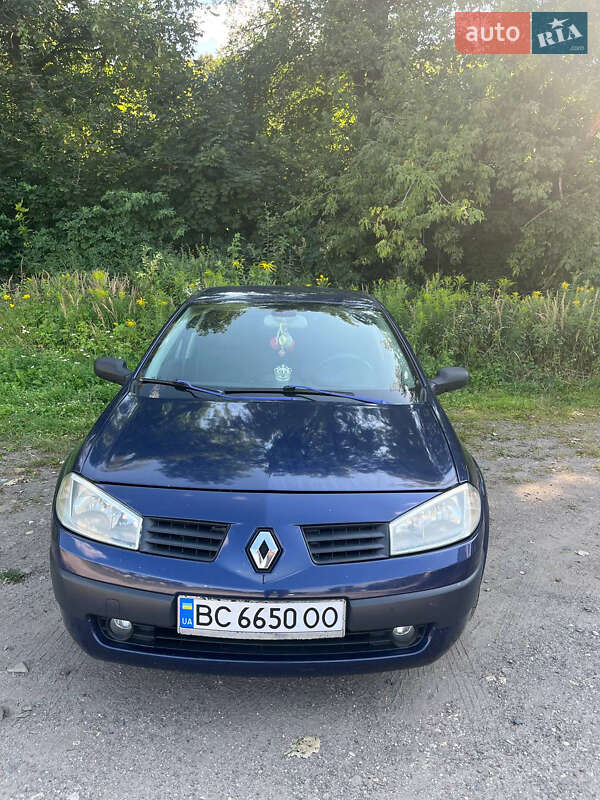 Седан Renault Megane 2003 в Городке