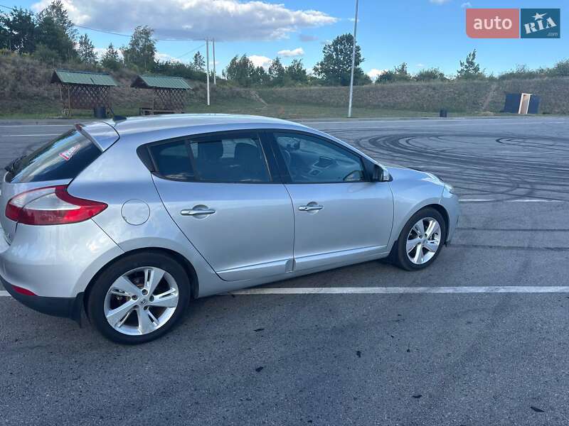 Хэтчбек Renault Megane 2013 в Полтаве фото 4 Хэтчбек Renault Megane 2013 в Полтаве
