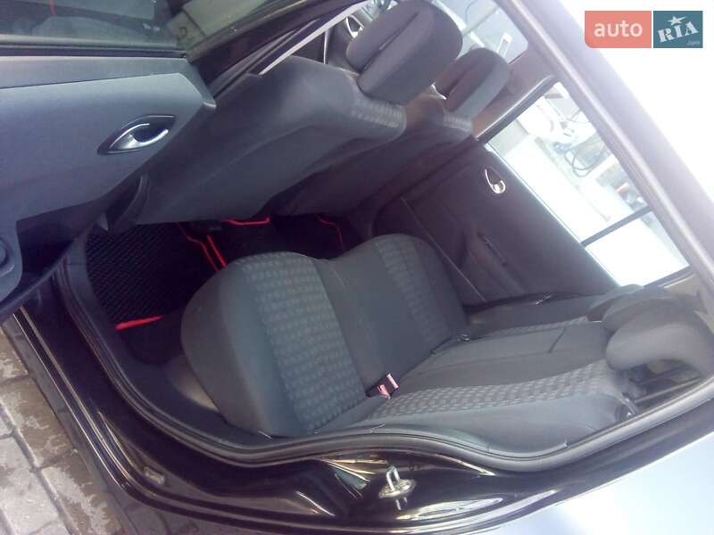 Хэтчбек Renault Megane 2006 в Ровно фото 5 Хэтчбек Renault Megane 2006 в Ровно