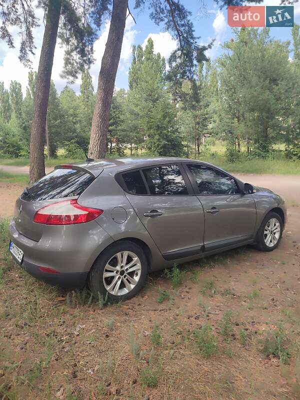 Хэтчбек Renault Megane 2010 в Ахтырке фото 4 Хэтчбек Renault Megane 2010 в Ахтырке