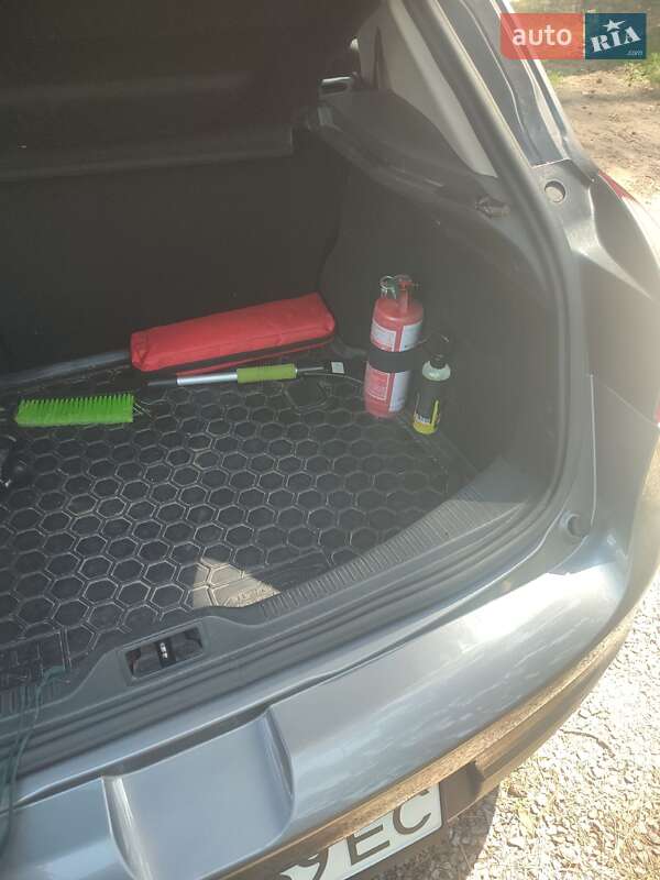 Хэтчбек Renault Megane 2010 в Ахтырке фото 14 Хэтчбек Renault Megane 2010 в Ахтырке