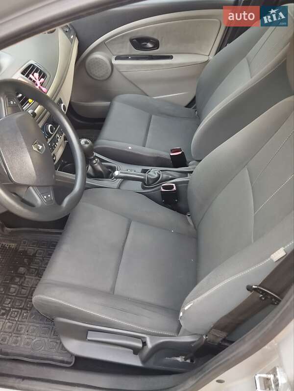 Хетчбек Renault Megane 2010 в Варві фото 25 Хетчбек Renault Megane 2010 в Варві