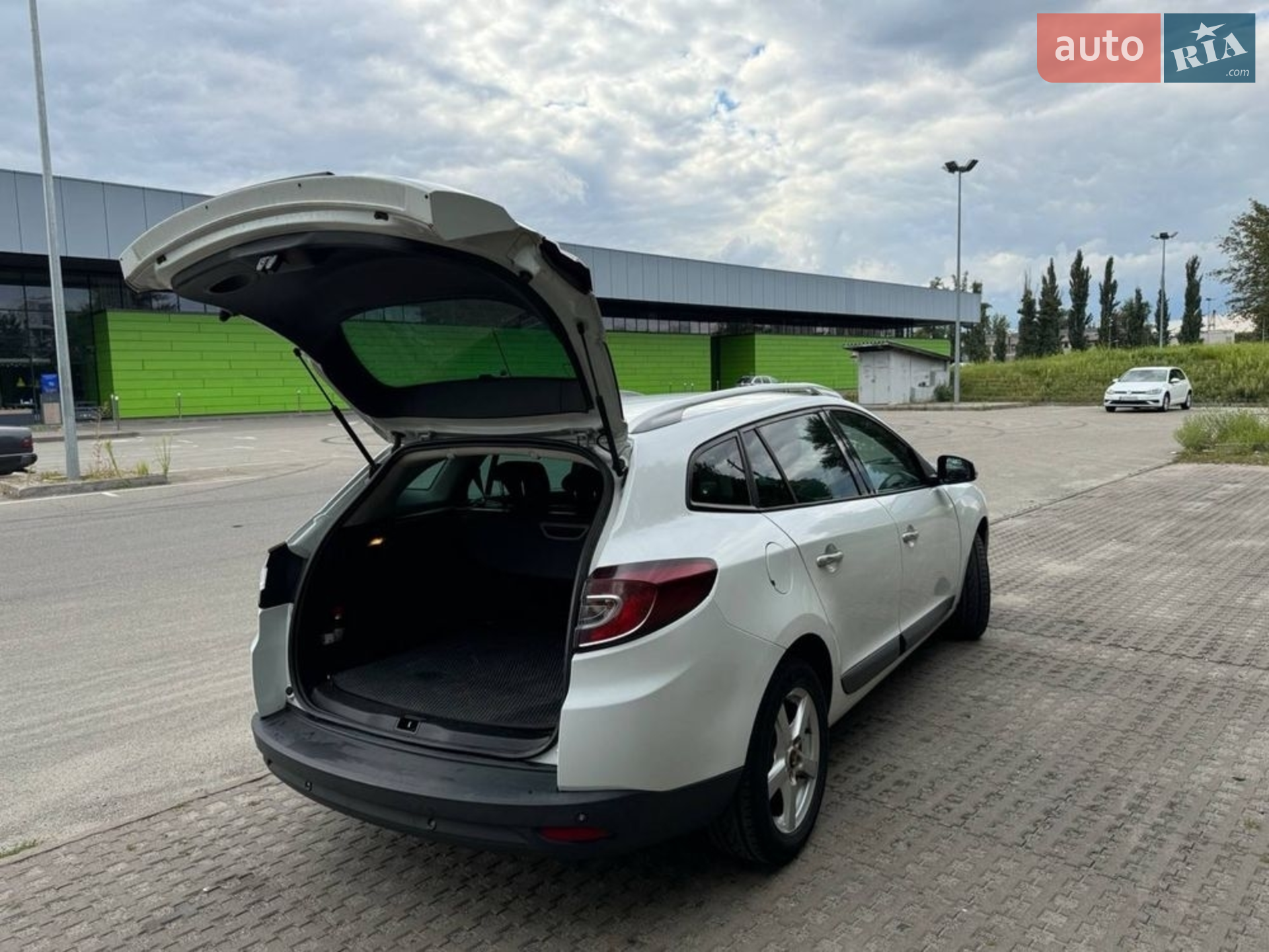 2010 Renault Megane - мініатюра 11
