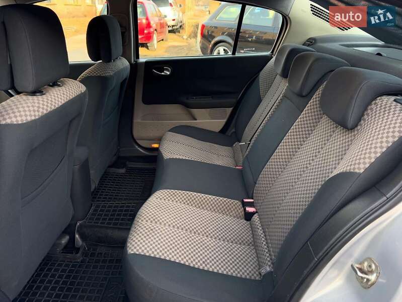 Седан Renault Megane 2004 в Глухове