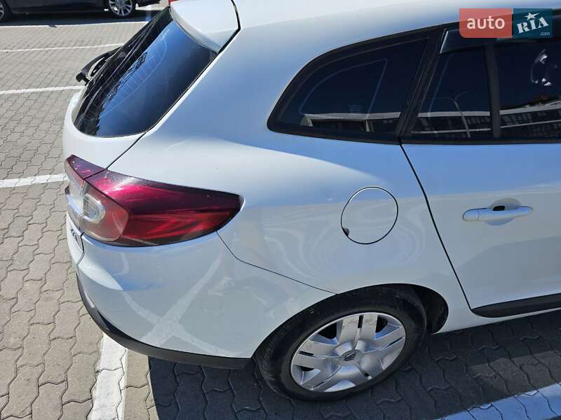 Універсал Renault Megane 2011 в Івано-Франківську фото 33 Універсал Renault Megane 2011 в Івано-Франківську
