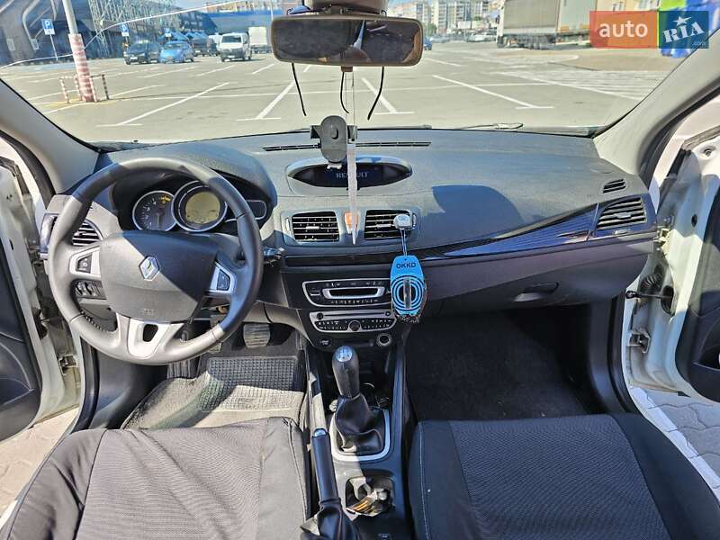 Універсал Renault Megane 2011 в Івано-Франківську фото 36 Універсал Renault Megane 2011 в Івано-Франківську