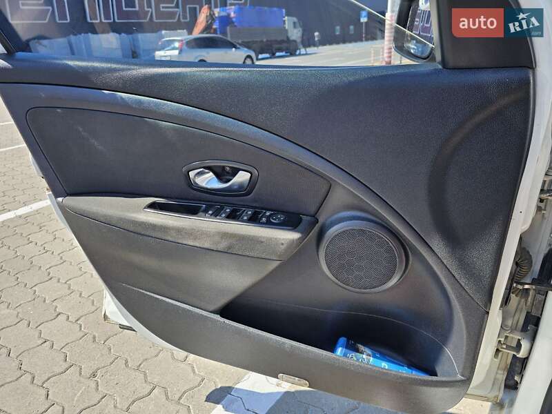 Універсал Renault Megane 2011 в Івано-Франківську фото 45 Універсал Renault Megane 2011 в Івано-Франківську