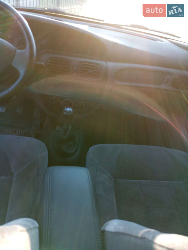 Седан Renault Megane 2001 в Киеве фото 6 Седан Renault Megane 2001 в Киеве