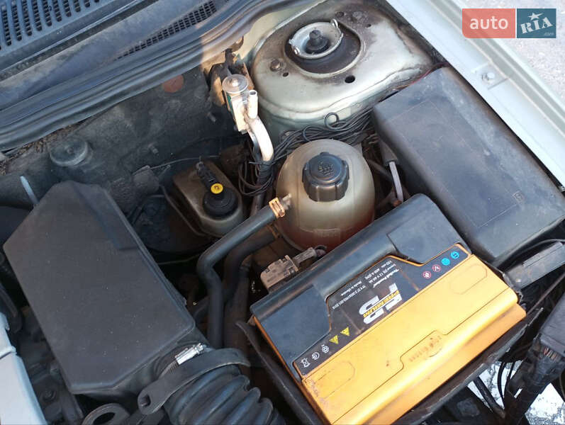 Седан Renault Megane 2001 в Киеве фото 13 Седан Renault Megane 2001 в Киеве