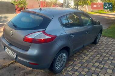 Хэтчбек Renault Megane 2014 в 