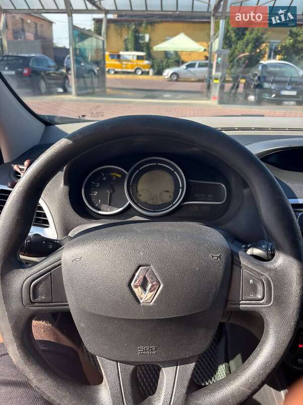 Універсал Renault Megane 2010 в Рівному фото 18 Універсал Renault Megane 2010 в Рівному