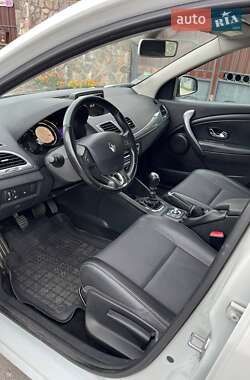 Хэтчбек Renault Megane 2015 в 