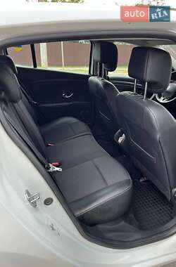 Хэтчбек Renault Megane 2015 в 