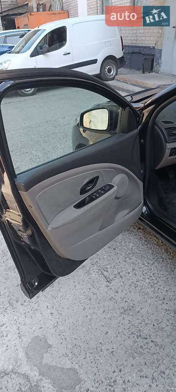 Хэтчбек Renault Megane 2011 в Днепре фото 8 Хэтчбек Renault Megane 2011 в Днепре