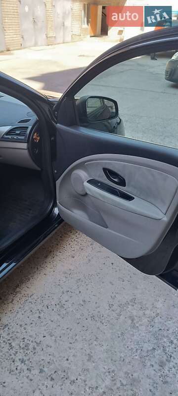 Хэтчбек Renault Megane 2011 в Днепре фото 14 Хэтчбек Renault Megane 2011 в Днепре