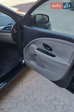Хэтчбек Renault Megane 2011 в 