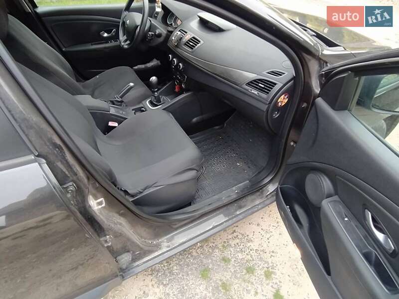 Универсал Renault Megane 2009 в Городке