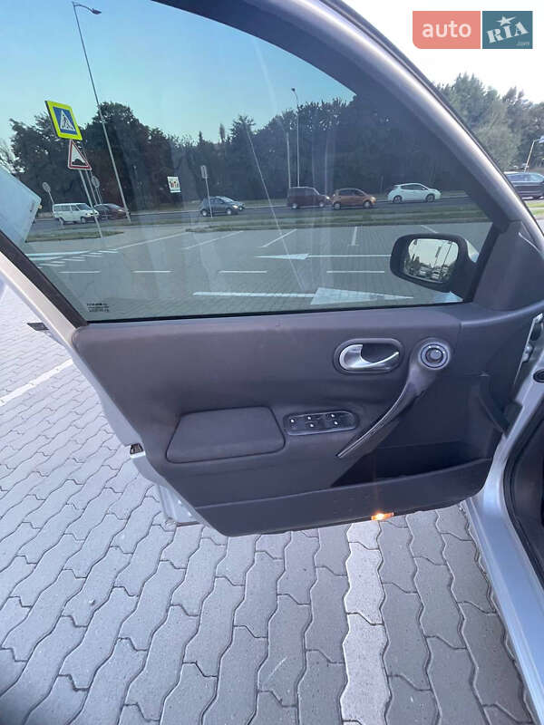 Хэтчбек Renault Megane 2007 в Львове фото 12 Хэтчбек Renault Megane 2007 в Львове