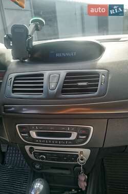 Хэтчбек Renault Megane 2015 в 
