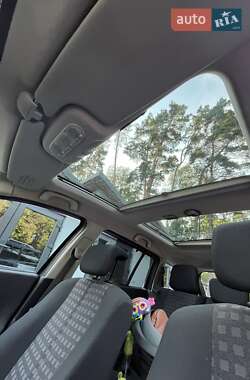 Универсал Renault Megane 2006 в  фото 35 Универсал Renault Megane 2006 в