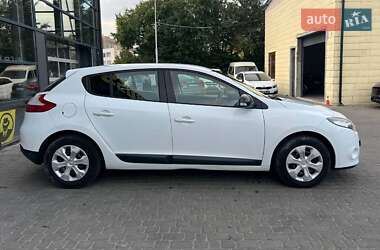 Хэтчбек Renault Megane 2011 в 
