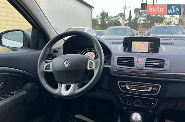 Хэтчбек Renault Megane 2011 в 