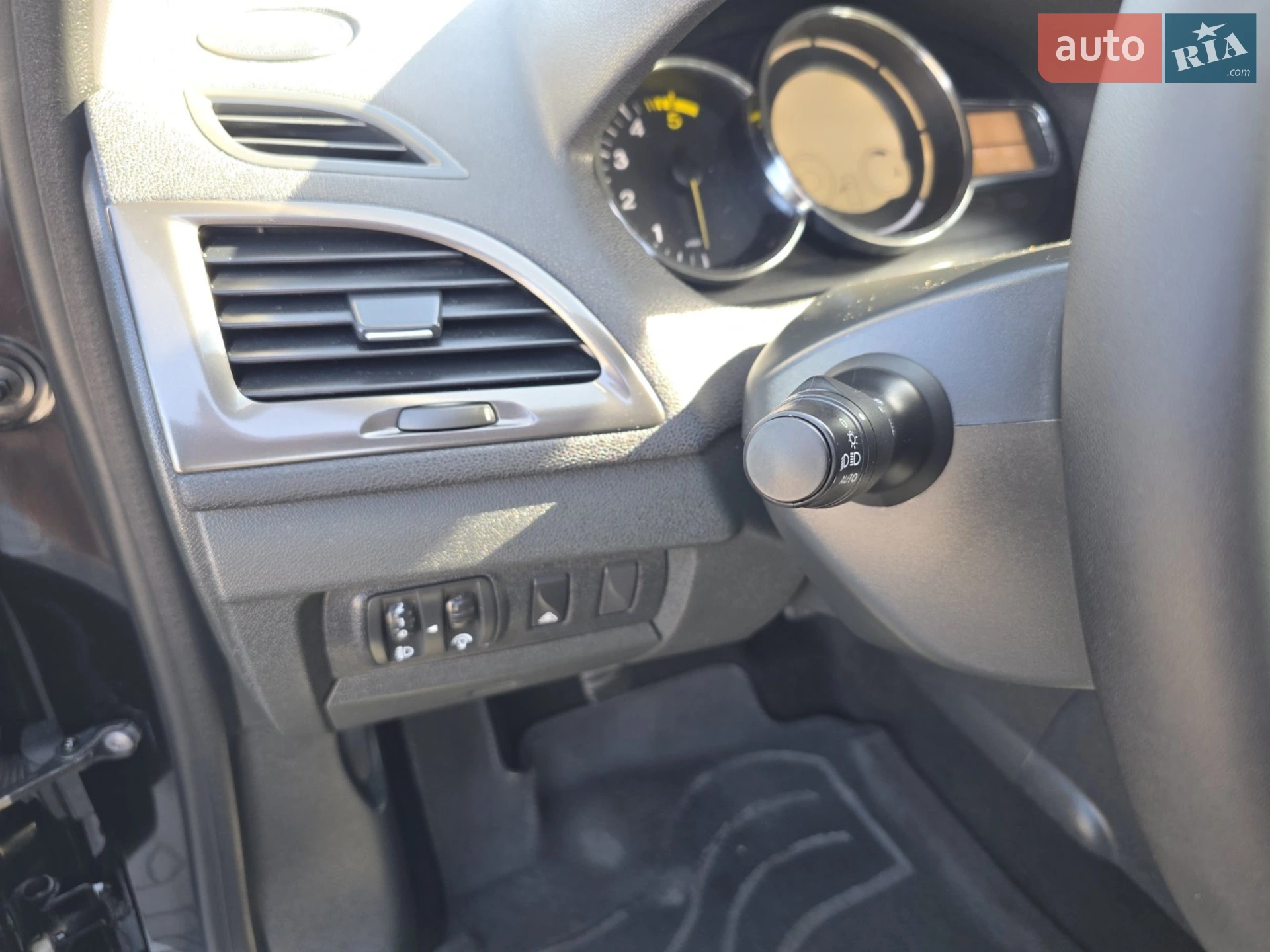 2012 Renault Megane - мініатюра 14