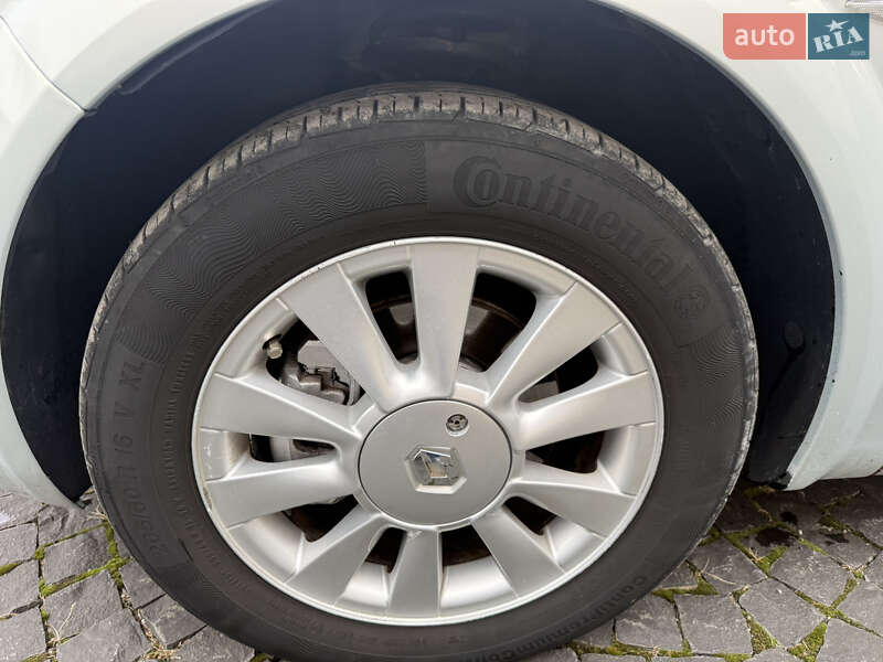 Хетчбек Renault Megane 2004 в Золочеві