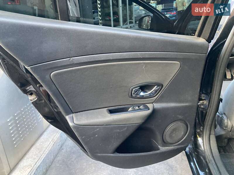 Хетчбек Renault Megane 2013 в Дніпрі фото 6 Хетчбек Renault Megane 2013 в Дніпрі