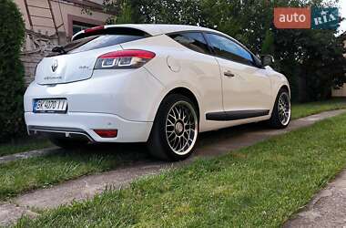 Купе Renault Megane 2011 в Млинове
