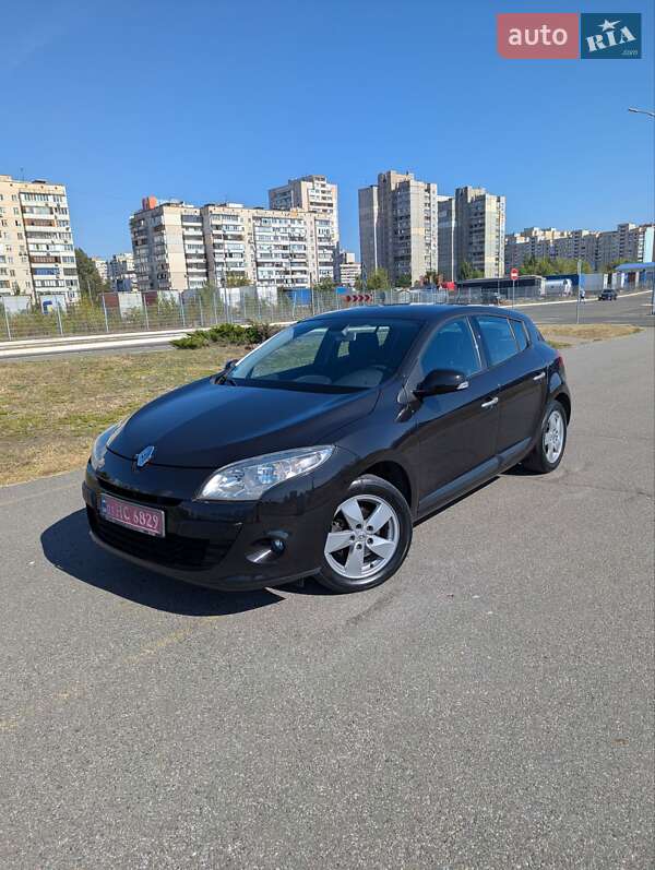 Хэтчбек Renault Megane 2009 в 