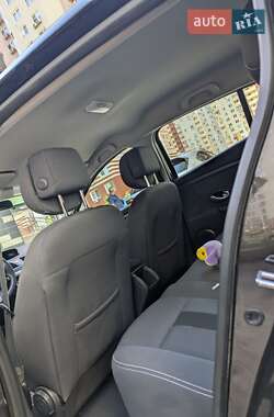 Хэтчбек Renault Megane 2009 в 