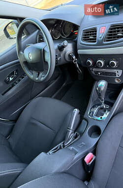 Хэтчбек Renault Megane 2014 в 