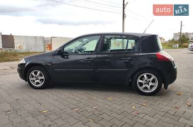 Хэтчбек Renault Megane 2004 в 