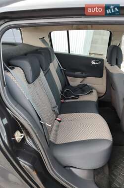 Хэтчбек Renault Megane 2004 в 