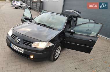 Хэтчбек Renault Megane 2004 в 