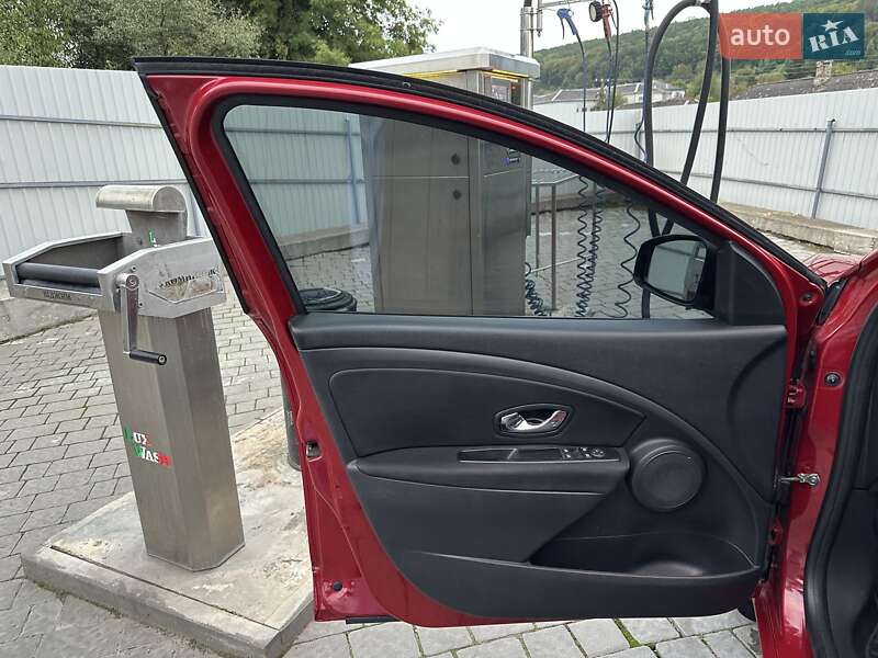 Хэтчбек Renault Megane 2015 в Бучаче фото 17 Хэтчбек Renault Megane 2015 в Бучаче